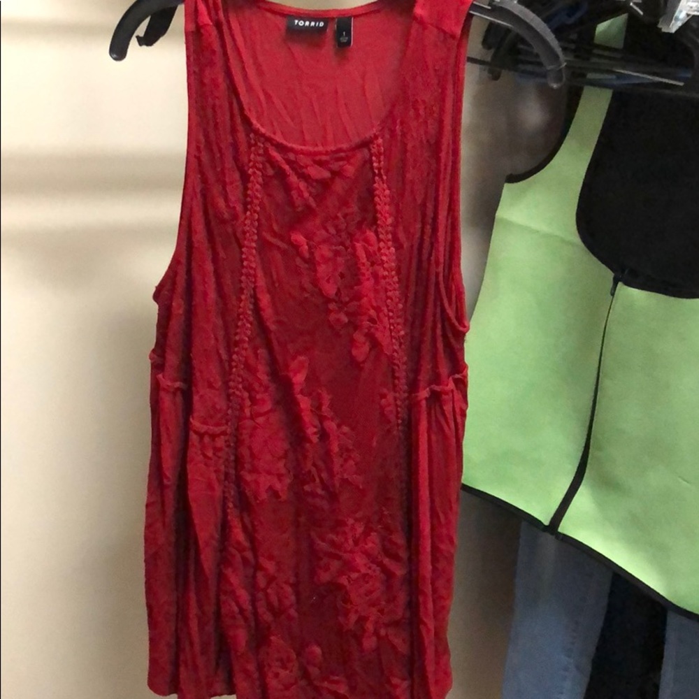 Torrid red floral tank top (size 1)